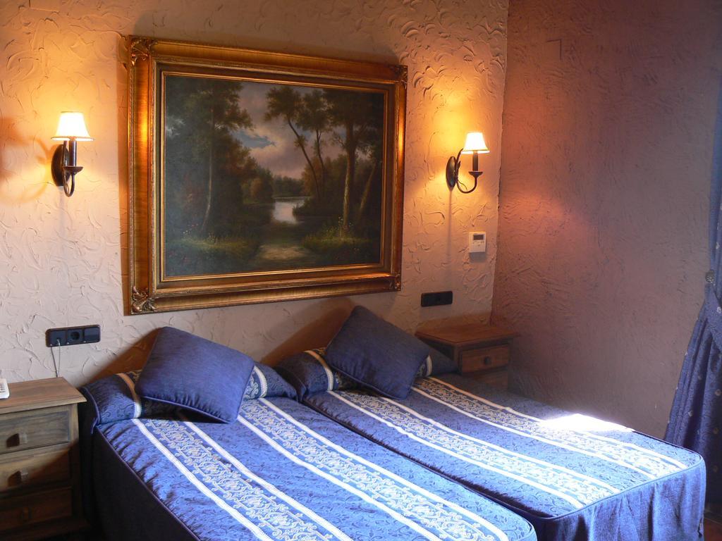 Hotel Caseta Nova Касталья Экстерьер фото